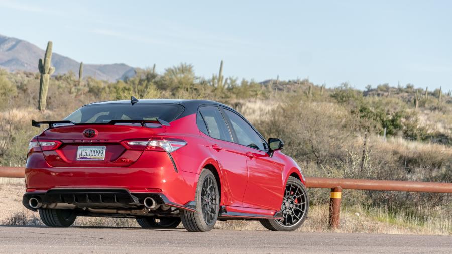  Toyota Camry TRD 2019 года  (NA) (фото 18 из 25)